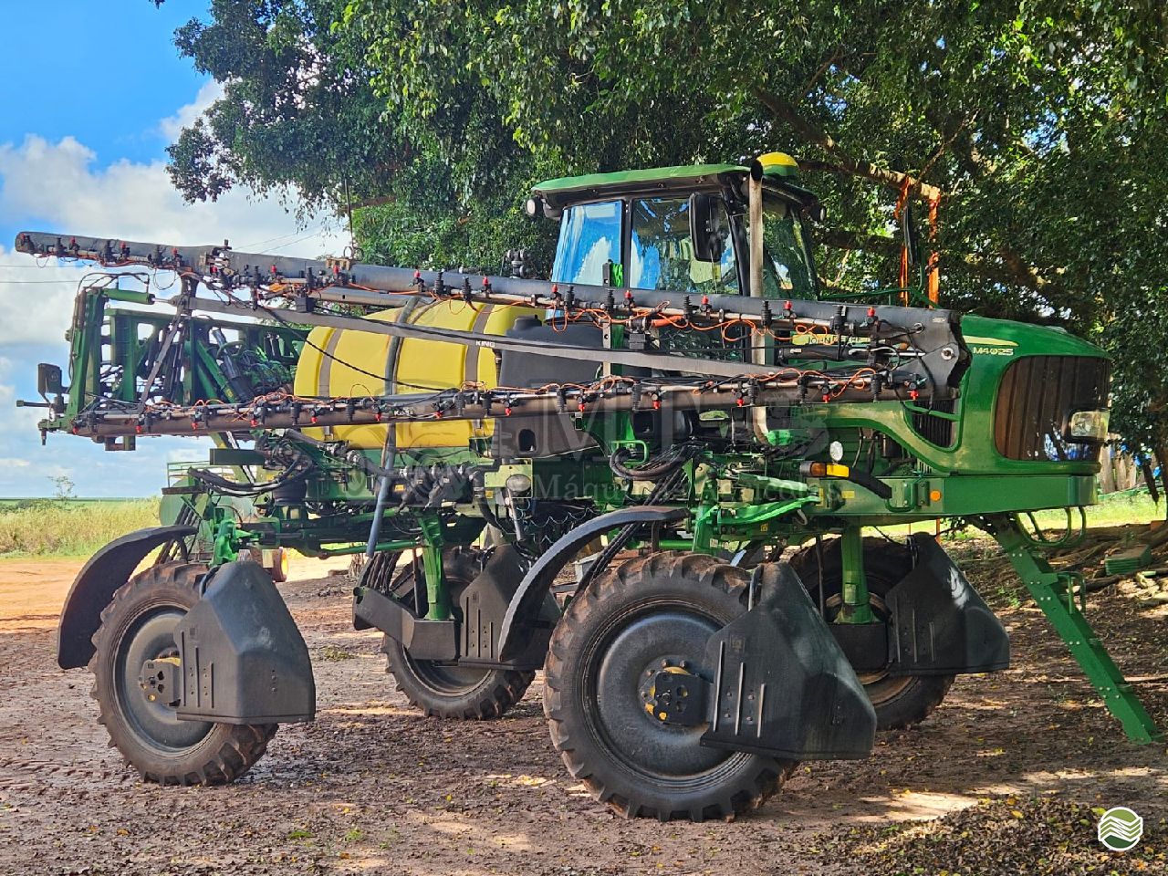 PULVERIZADOR JOHN DEERE JOHN DEERE M4025 Tração 4x4 MT Máquinas Agrícolas CAMPO VERDE MATO GROSSO MT